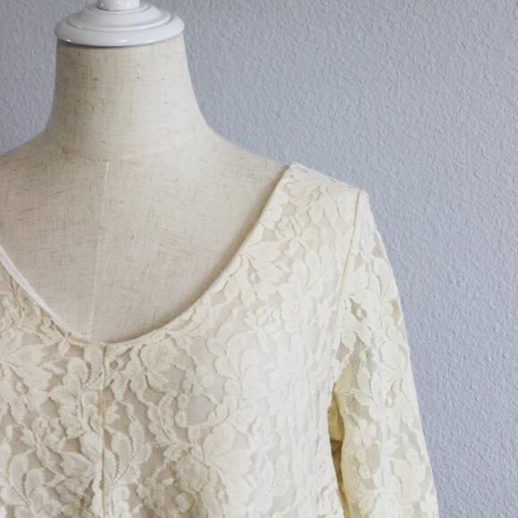 American Eagle Outfitters Lace Blouse Size M - Picture 3 of 6